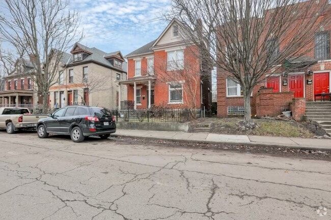 Building Photo - 839 Oak St