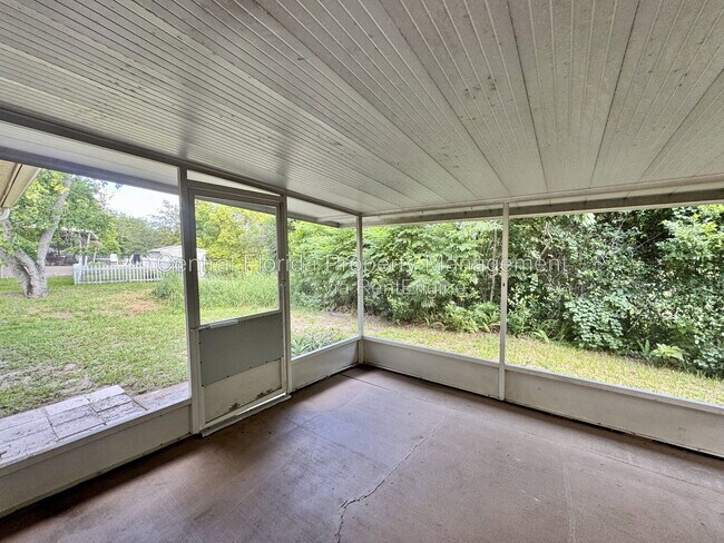 Building Photo - 658 Elwood St