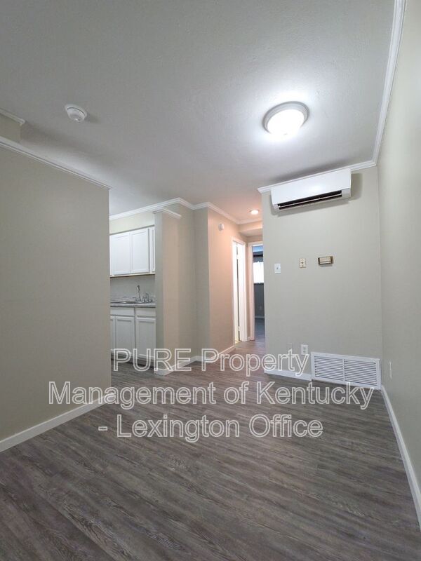 Building Photo - 1685 Alexandria Dr