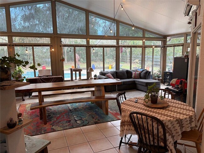 Building Photo - 3205 SE 23rd Pl