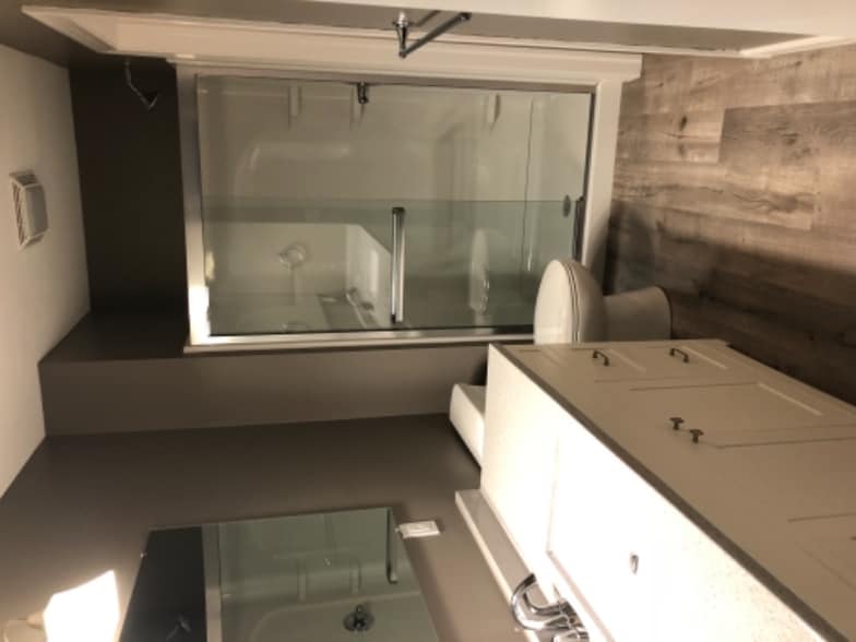 Building Photo - 628 Davis St