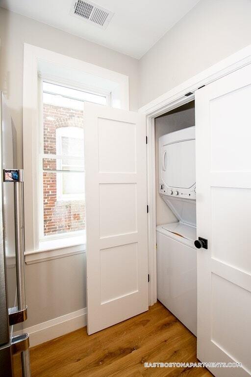 Building Photo - 58 Frankfort St