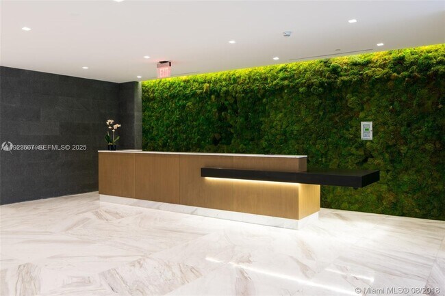 Building Photo - 400 Sunny Isles Blvd