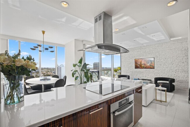 Building Photo - 6899 Collins Ave