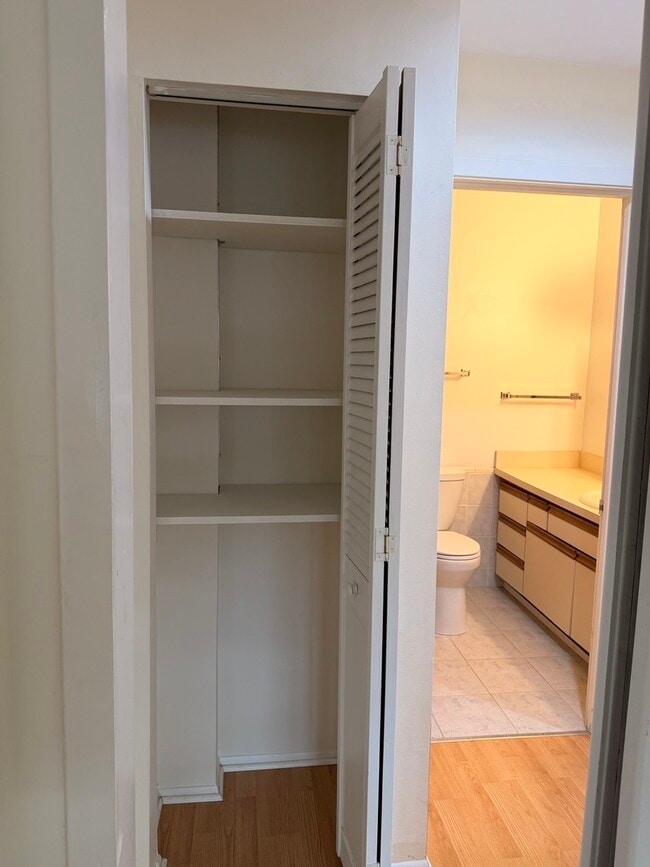 Building Photo - 1970 Cherry Ln