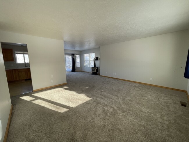 Building Photo - Charming 3 Bedroom, Single Level Home in Central Bozeman