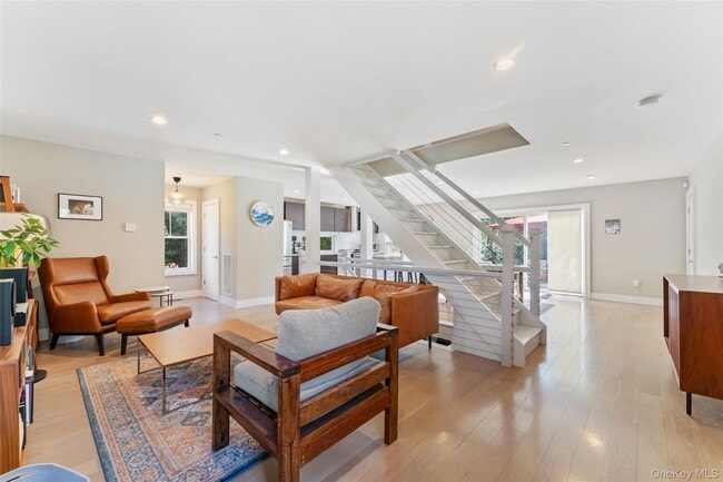 Building Photo - 22 E Clinton Ave