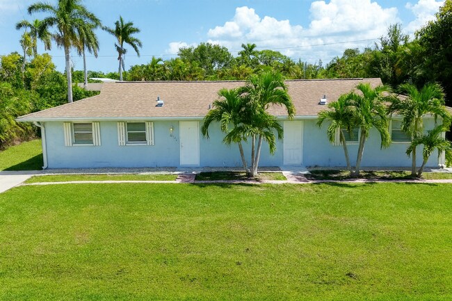 Building Photo - 5476/5478 Ave C