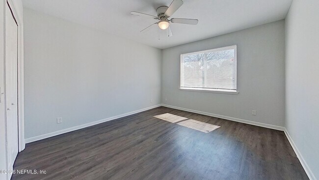 Building Photo - 2216 Spring Park Rd