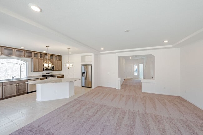 Building Photo - Fantastic two-story single-family house