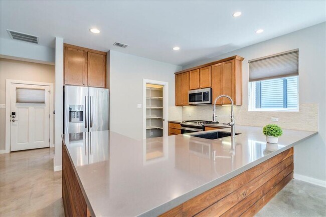 Building Photo - 3505 Villa Ct