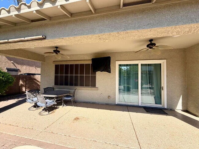 Building Photo - 6250 S Rochester Dr