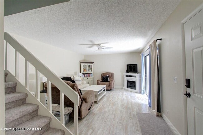 Building Photo - 1717 Patty Cir NE