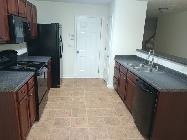 Building Photo - 685 Georgetown Ln