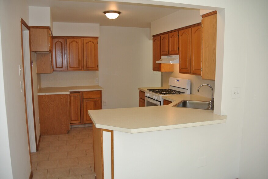 Building Photo - 1707 Sommerell Ave