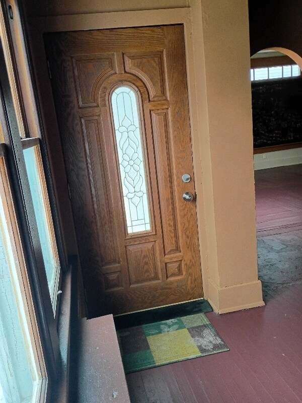 Building Photo - 613 S Ankeny Ave