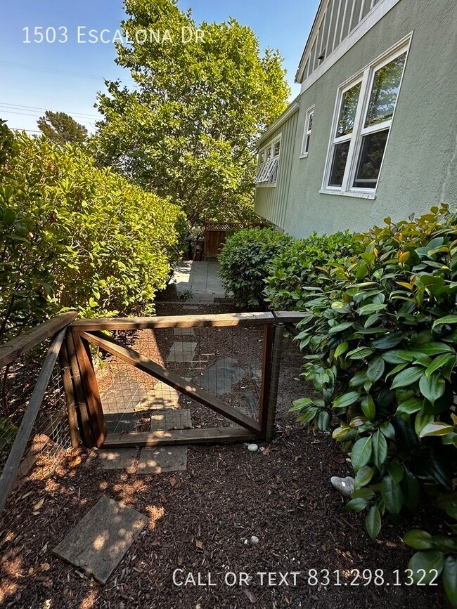 Building Photo - west side charm with garage