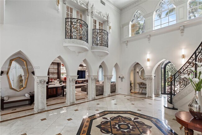 Building Photo - 5801 Pine Tree Dr