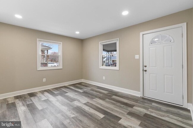 Building Photo - 8 Control Ct