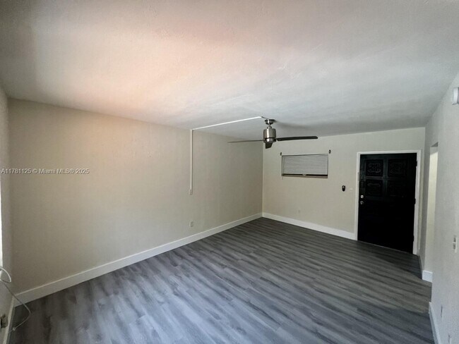 Building Photo - 218 Santillane Ave