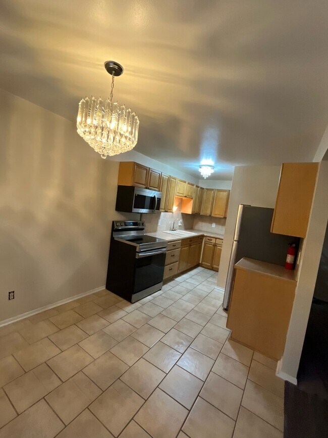 Building Photo - 1515 Cherboneau Pl