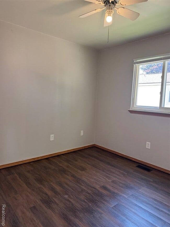Building Photo - 24755 Trombley St