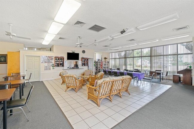 Building Photo - 330 S Golf Blvd