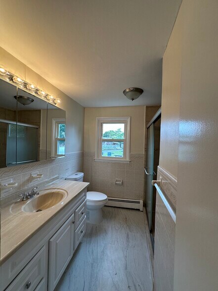 Building Photo - 226 Welton St