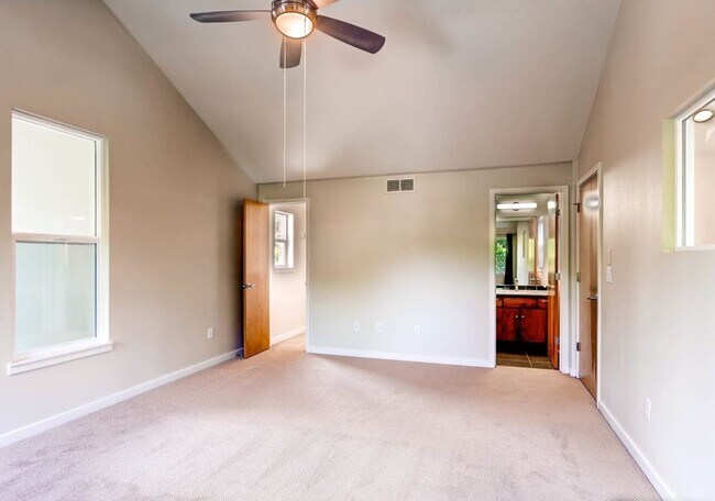 Building Photo - 1 bed 1.5 bath Stand Alone Townhome. Move-In Anytime Between March 15 - May 1st.