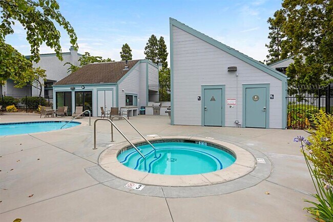 Building Photo - Spacious and remodeled 2 Bed 2.5 baths in ...