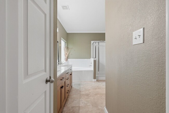 Building Photo - 13217 Lazy Ln