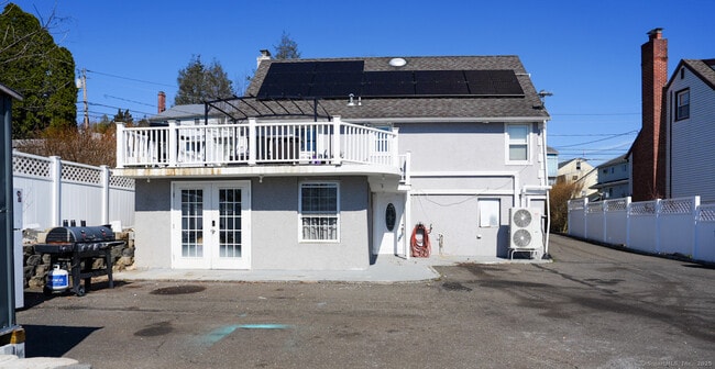 Building Photo - 5 Nash Pl