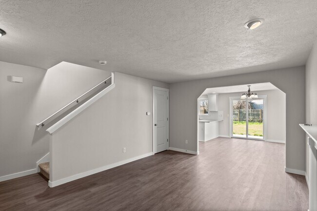 Building Photo - 5649 SE 83rd Ave