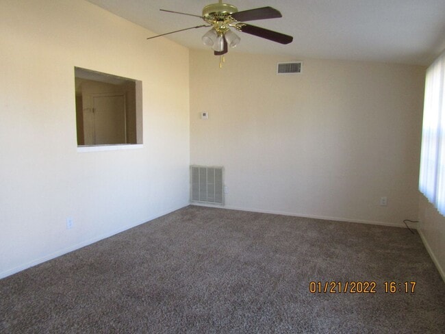 Building Photo - Very nice home located in the Gooch Area! No Pets!