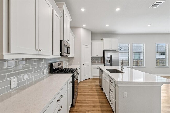 Building Photo - 601 Los Olives Ln