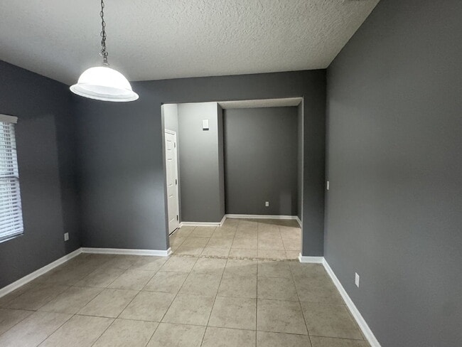 Building Photo - For Rent