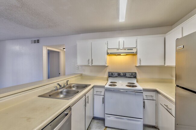 Building Photo - 2977 Juniper Hills Blvd