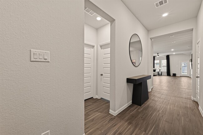 Building Photo - 3013 Chestnut Ln