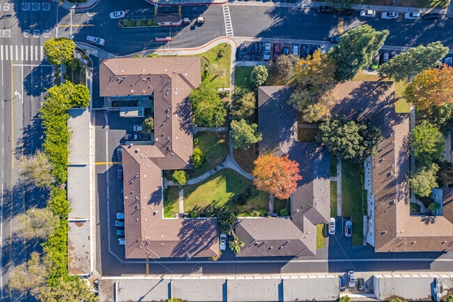 3648 Kalsman Dr Los Angeles, CA 90016-4404 - Cameo Woods