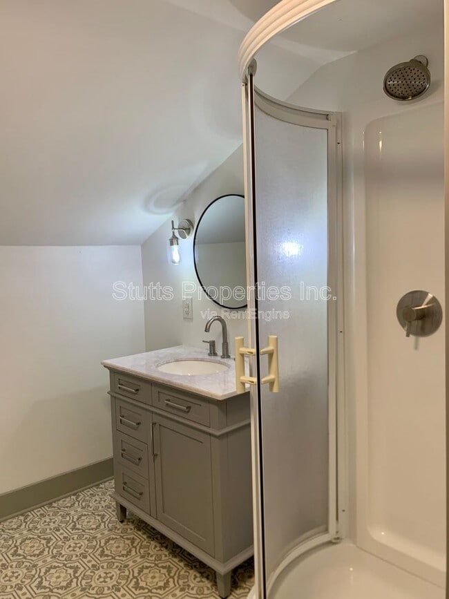 Building Photo - 617 Howell St