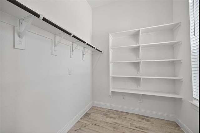 Building Photo - 2410 Topaz Dr