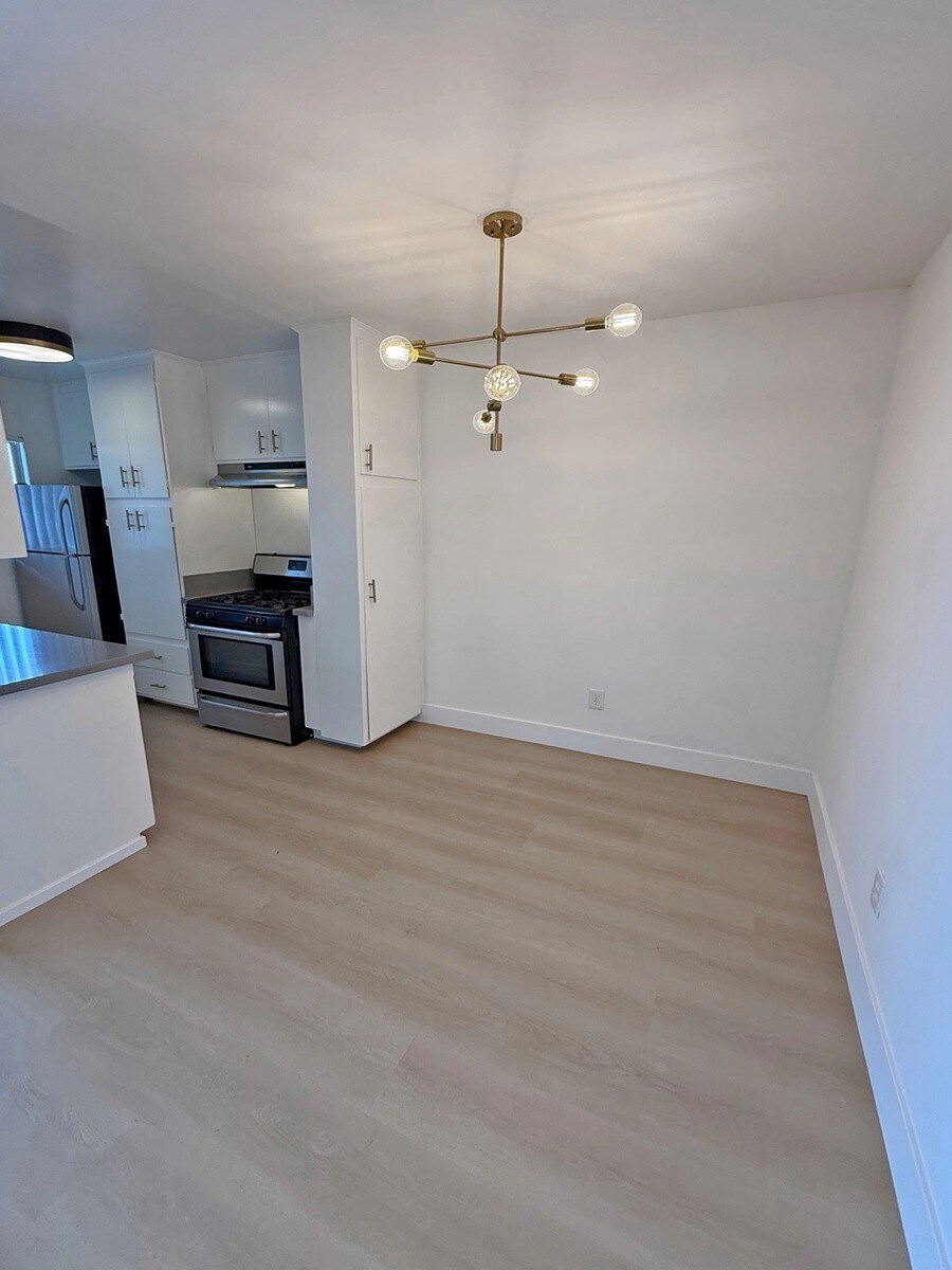 Building Photo - 745 N Edinburgh Ave