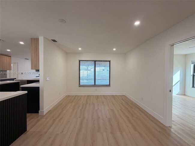 Building Photo - 1462 SW 25th Ave