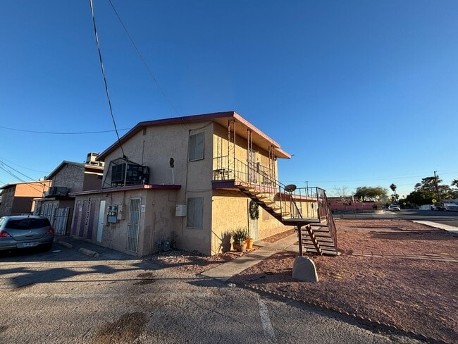 Building Photo - Charming 2Bed/1Bath ground floor apartment located in North Las Vegas- Move in Special- $500 Off ...