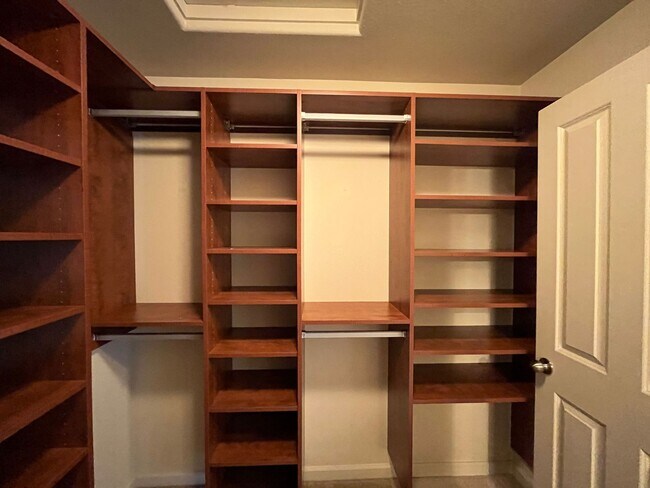 Building Photo - Top Floor 2 Bed 2 Bath Condo Hillsboro/Bea...