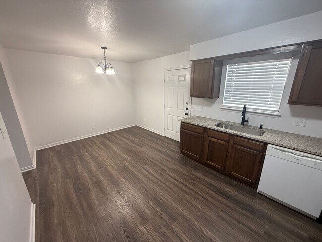 Building Photo - 2938 Gossett Dr
