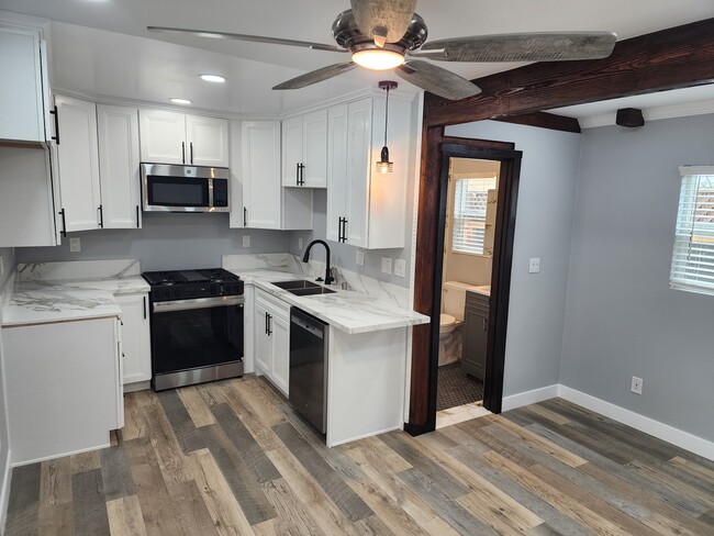 Building Photo - 3014 Clay Ave