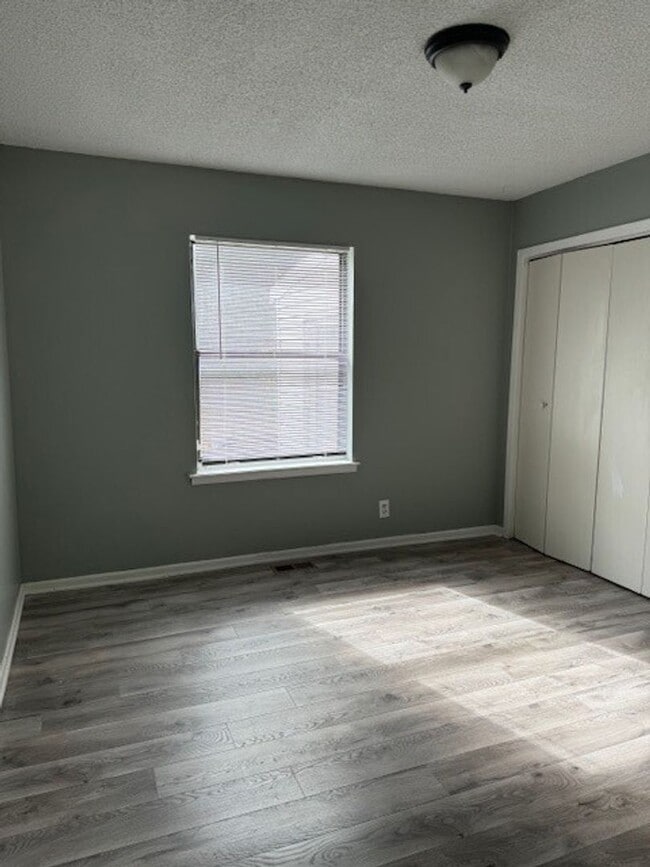 Building Photo - Charming 2-Bedroom, 1-Bath Duplex in Hermitage – Great Location!