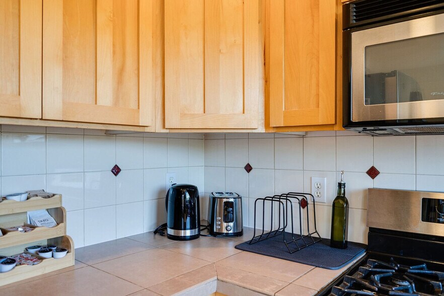 Building Photo - 219 Nickerson St