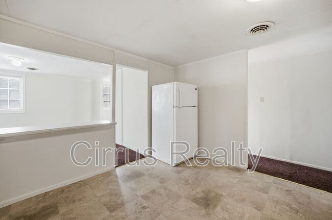 Building Photo - 1924 Zinzer Rd